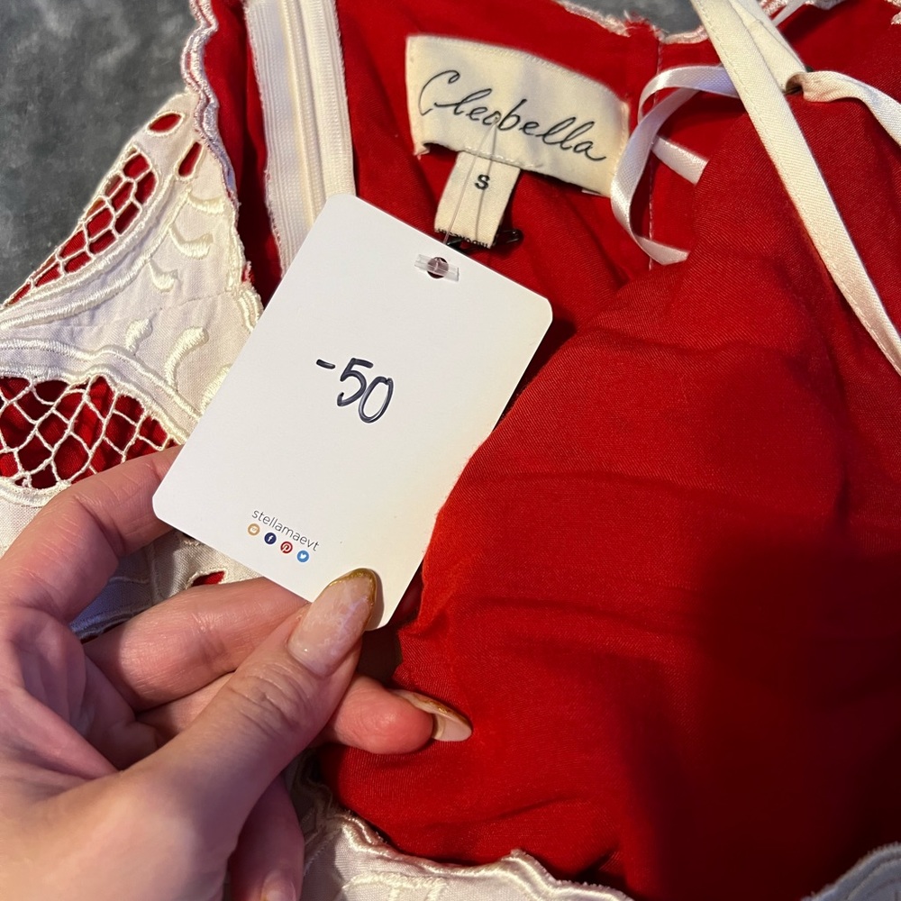 Beautiful 💃🏻 white and red dress